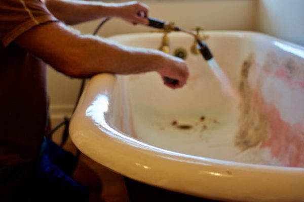 bathtub refinishing contractor